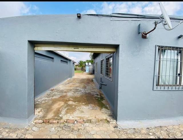 13 BEDROOM HOUSE FOR SALE IN PRIMROSE